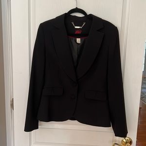 Gorgeous White House black market jacket